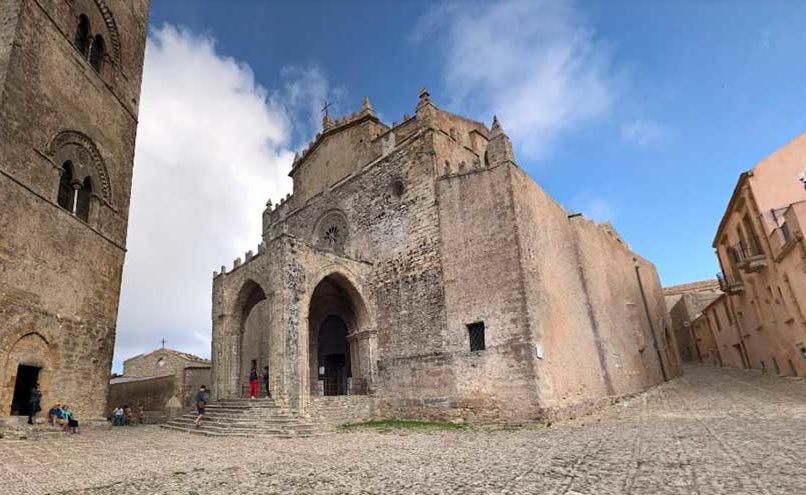 Segesta Nouveau Bedding Salemi Bagian luar foto